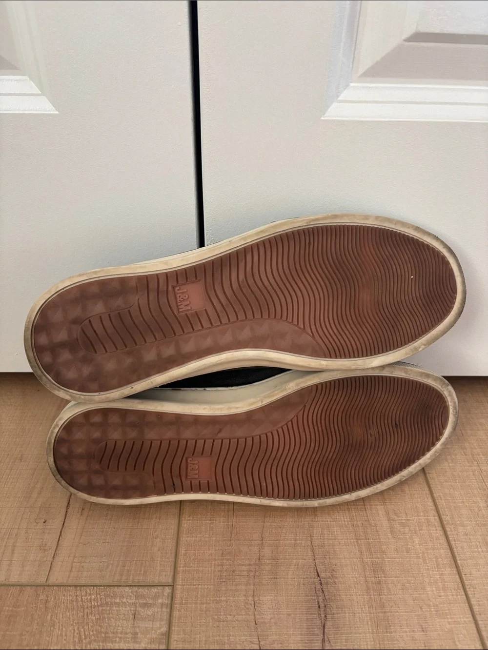 Johnston & Murphy boys suede loafers 7